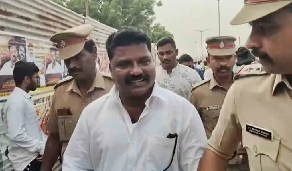 A man came to Vijay Sabha with a gun..