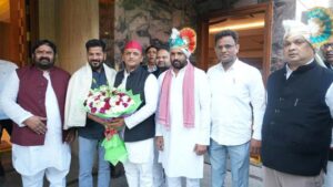 రేవంత్ తో అఖిలేష్ యాదవ్ భేటీ