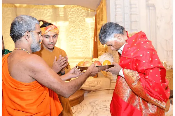 Ayodhya: బాలరాముడికి ప్రత్యేక పూజలు నిర్వహించిన ముఖ్యమంత్రి