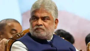 ఎమ్మెల్యేల పార్టీ ఫిరాయింపుపై స్పీకర్ సంచలన తీర్పు