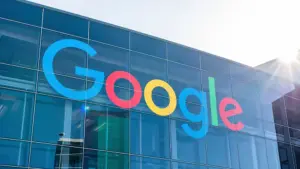 అమెరికా దాటి వెళ్లకండి అని ఉద్యోగులకు హెచ్చరిక