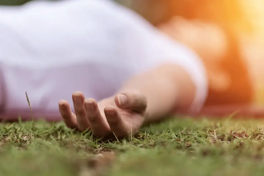 AP: చికిత్స కోసం వచ్చిన వృద్ధురాలు ఆస్పత్రి ఆవరణలోనే కన్నుమూత