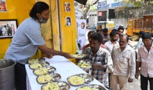 రూ.1కి భోజనం కాదు, గౌరవం | సికింద్రాబాద్‌లో కరుణా కిచెన్ సేవ…