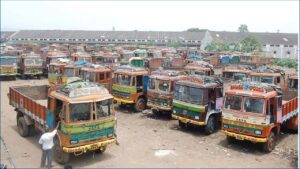 లారీల ‘బంద్’ తాత్కాలిక వాయిదా