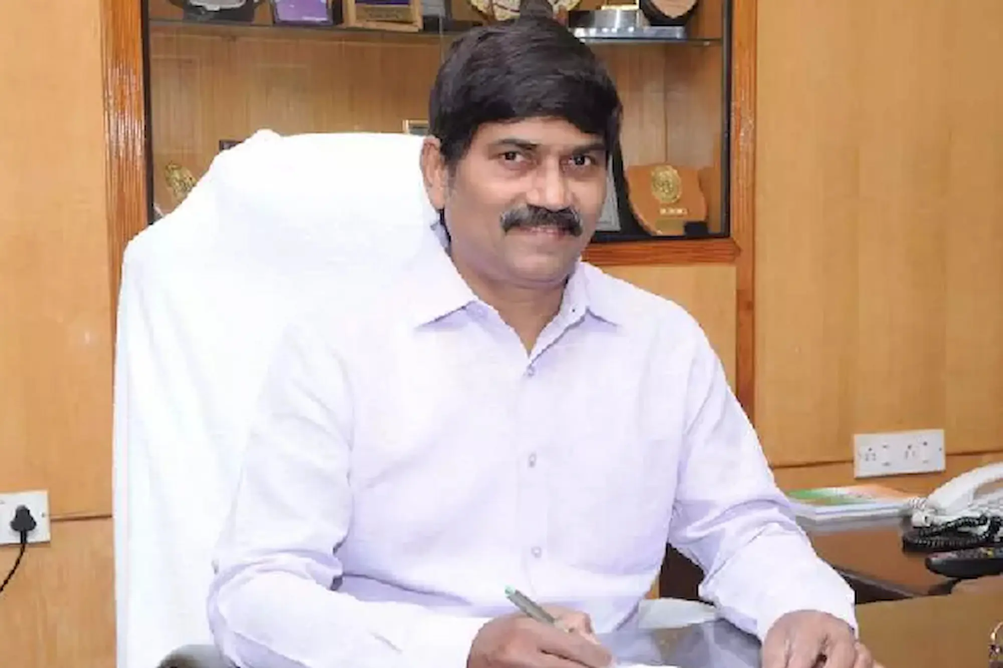 AP: ఏయూ మాజీ వీసీ ప్రసాదరెడ్డికి జైలు శిక్ష