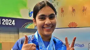 షూటింగ్‌ వరల్డ్‌కప్‌ లో సురుచి విజయం