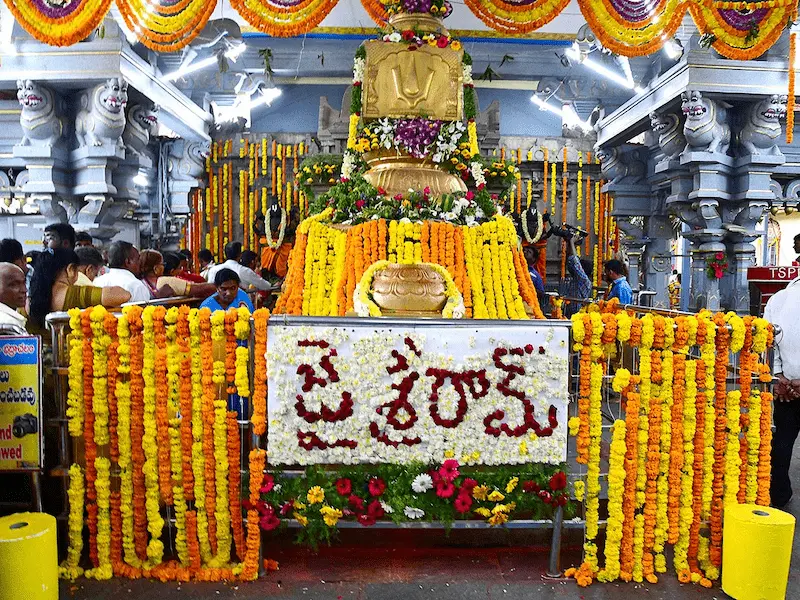 Bhadrachalam: వైకుంఠ ద్వార దర్శనానికి సిద్ధమవుతున్న భద్రాచలం