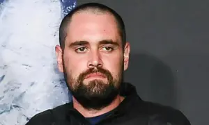 తల్లిదండ్రులను హతమార్చిన కేసులో రాబ్ రైనర్ కుమారురు అరెస్టు