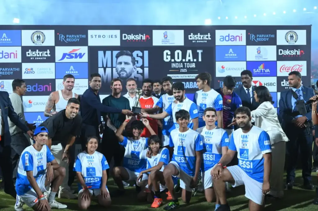 సీఎం రేవంత్ మెస్సీ ఫుట్ బాల్ మ్యాచ్