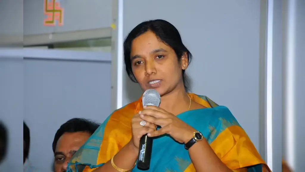 News Telugu: AP: జగన్ హయాంలో ఏపీ అస్తవ్యస్తంగా మారింది: పరిటాల సునీత