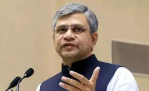 రైళ్లలో వృద్ధులు, 45 ఏళ్లు పైబడిన మహిళలకు లోయర్ బెర్తులు: కేంద్ర మంత్రి