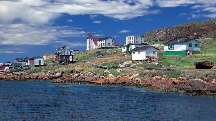 చంద్రుడు, సూర్యుడు కనిపించని ప్రాంతాలు ఏవో తెలుసా?