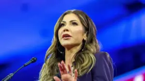 గ్రీన్ కార్డ్ లాటరీపై ట్రంప్ సంచలన నిర్ణయం