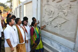 మేడారం జాతర సందర్భంగా ఏర్పాట్లు పరిశీలించిన మంత్రి సీతక్క