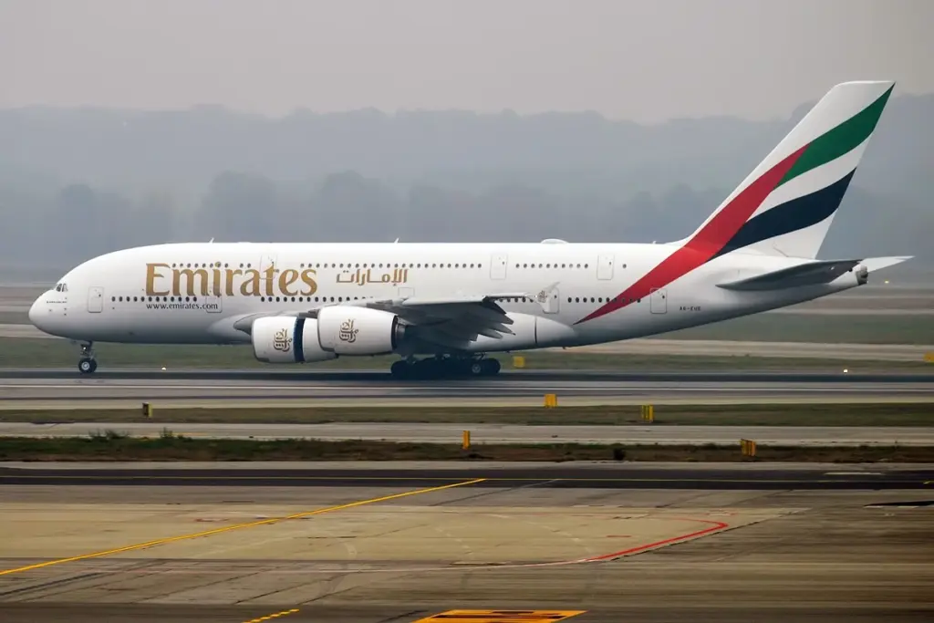 Telugu News: Emirates Flight: ఎమిరేట్స్ విమానానికి బాంబు బెదిరింపు
