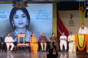 మహానటి సావిత్రి 90వ జయంతి వేడుకల్లో పాల్గొన్న వెంకయ్యనాయుడు