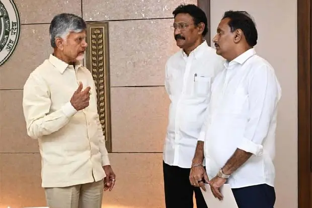 Chandrababu Naidu: విజయవాడ మున్సిపల్ కార్పొరేషన్ ఏర్పాటుకు చర్యలు చేపట్టండి