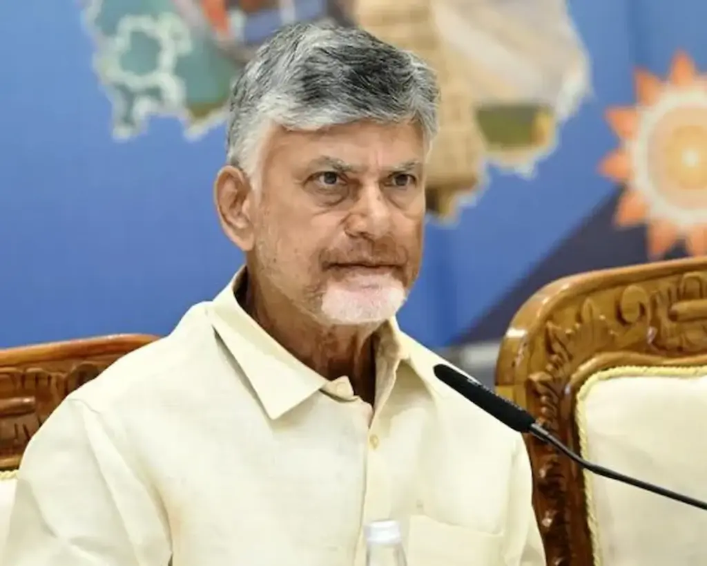 విద్యార్థుల భద్రతపై అధికారులకు సీఎం వార్నింగ్