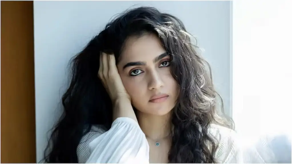 విలన్‌ రోల్ పై రుక్మిణి వసంత్‌ ఏమన్నారంటే?