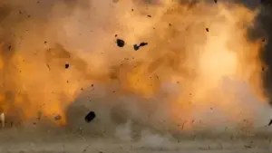 కొత్తగూడెంలో బాంబు పేలుడు భయంతో పరుగులు తీసిన ప్రయాణికులు