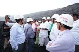 సింగరేణి జెవిఆర్ ఓపెన్ మైనన్ను పరిశీలించిన డి.సిఎం భట్టి