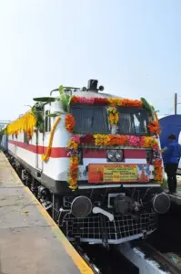 తిరుపతి-సాయినగర్ ఎక్స్ ప్రెస్ రైలు