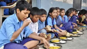 ఇక సెలవు రోజుల్లోనూ బడుల్లో మధ్యాహ్న భోజనం