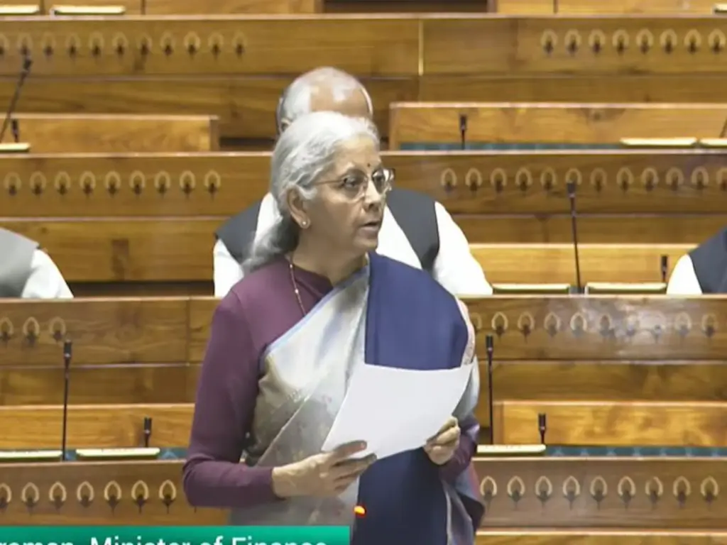 Latest News: Lok Sabha: పాన్ మసాలాపై కొత్త సెస్సు.. బిల్లును ఆమోదించిన లోక్ సభ