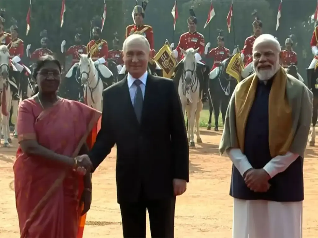 President, Prime Minister Modi welcome Putin at Rashtrapati Bhavan