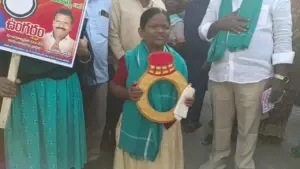 20 ఓట్ల తేడాతో చరిత్ర సృష్టించిన 3 అడుగుల తిరుపతమ్మ