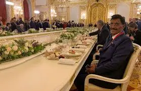 పుతిన్ విందు ఆహ్వానాలపై విమర్శలు