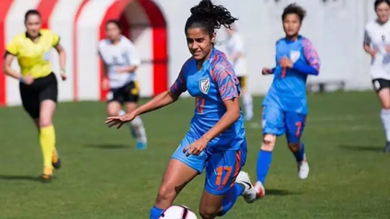 Football Academy: మహిళా ఫుట్‌బాల్ అకాడమీ