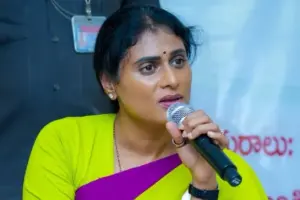 ఏపీ ఎంపీలపై షర్మిల తీవ్ర విమర్శలు