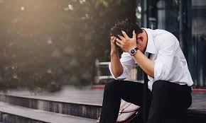 కుటుంబ కలహాల నేపథ్యంలో తల్లి–కొడుకుల ఆత్మహత్య