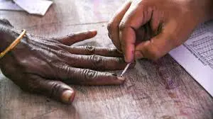 ఈ నెల 11, 14, 17 తేదీల్లో పోలింగ్: ఓటింగ్ మార్గదర్శకాలు విడుదల