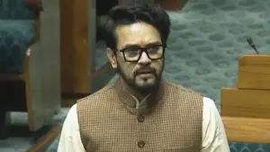 పార్ల‌మెంట్‌లో ఈ-సిగ‌రేట్ తాగిన టీఎంసీ ఎంపీ.. అనురాగ్ ఠాకూర్