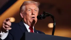 ప్రపంచాన్ని వెనక్కి నడిపిస్తున్న ట్రంప్