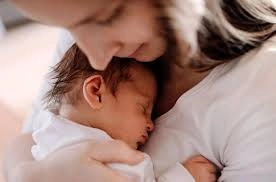 డెలివరీ తర్వాత మహిళలకు కుటుంబ సహకారం ఎందుకు అత్యవసరం?