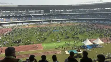 కోల్‌కతాలో ఫాన్స్ ఆగ్రహం