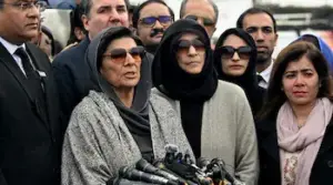 ఇమ్రాన్ ఖాన్ సోదరిమణులపై యాంటీ టెర్రరిస్ట్ కేసు