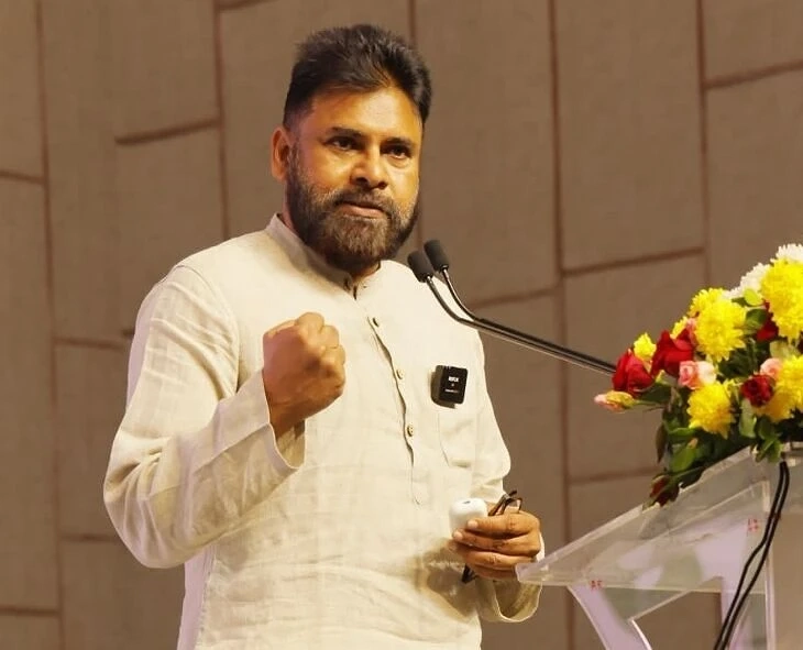 ప్రభుత్వ బాధ్యతలపై జనసేన నేతలకు పవన్ కళ్యాణ్ క్లారిటీ