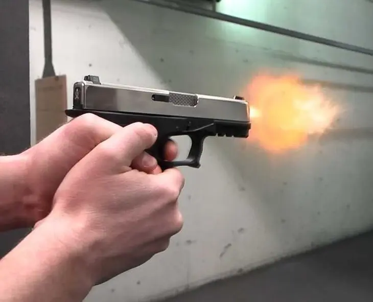 140 కోట్ల దేశంలో కేవలం 40 లక్షలే గన్ లైసెన్సులు