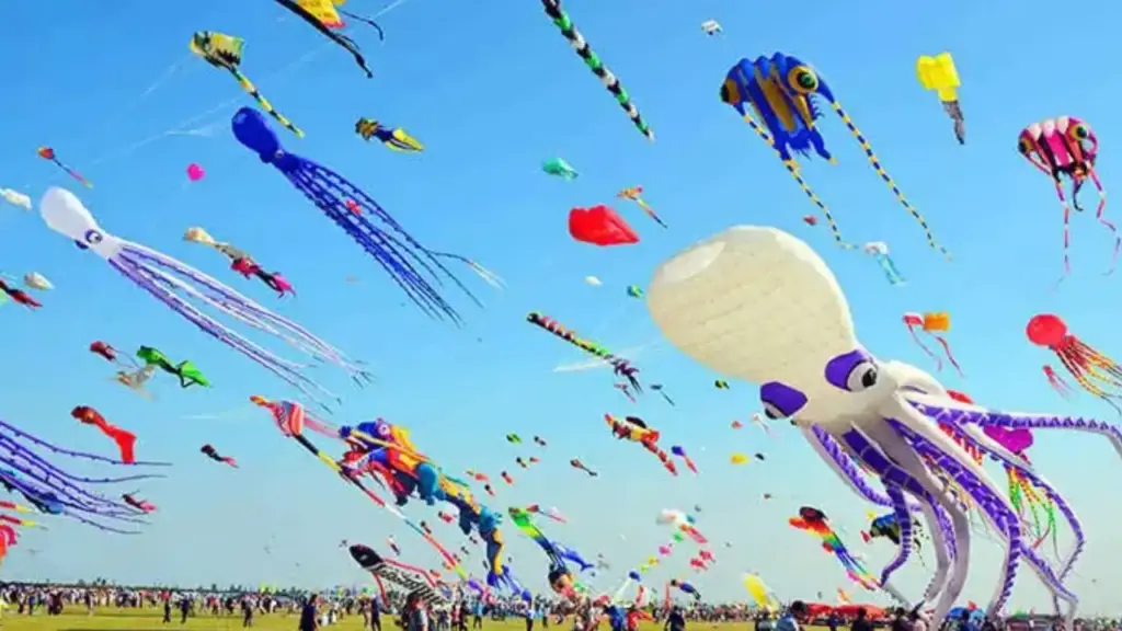 HYDRA: హైదరాబాద్ చెరువుల్లో పతంగుల పండుగ ఏర్పాట్లు