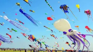 హైదరాబాద్ చెరువుల్లో పతంగుల పండుగ ఏర్పాట్లు