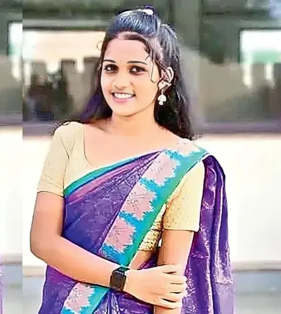 Bhavya Sri: మెట్ల పైనుంచి జారిపడి కళాకారిణి దుర్మరణం