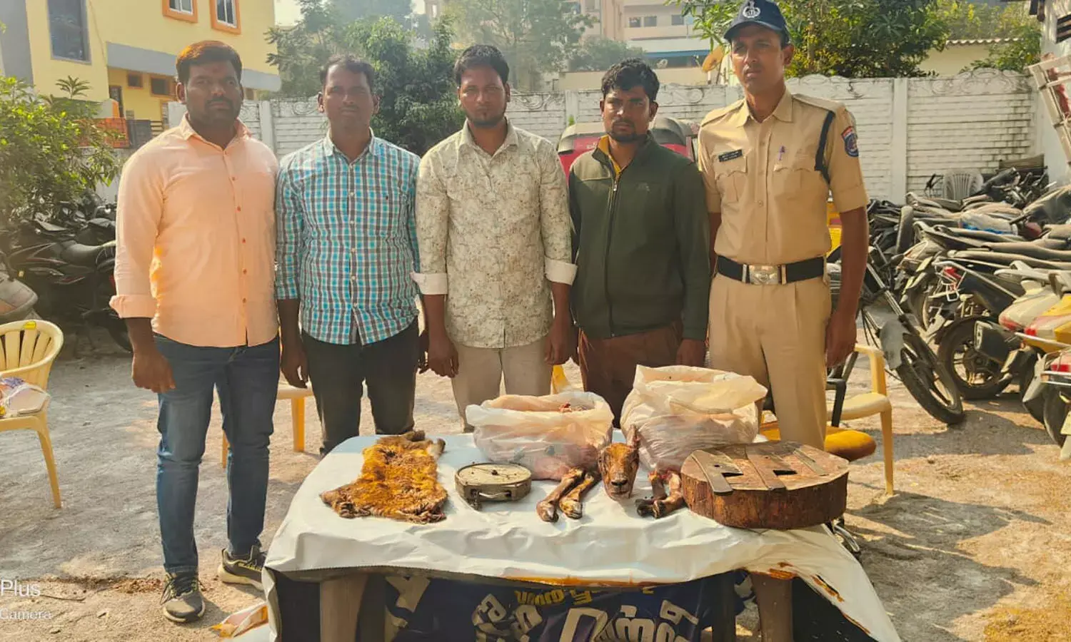 అత్తాపూర్లో జింక మాంసం విక్రయం కలకలం