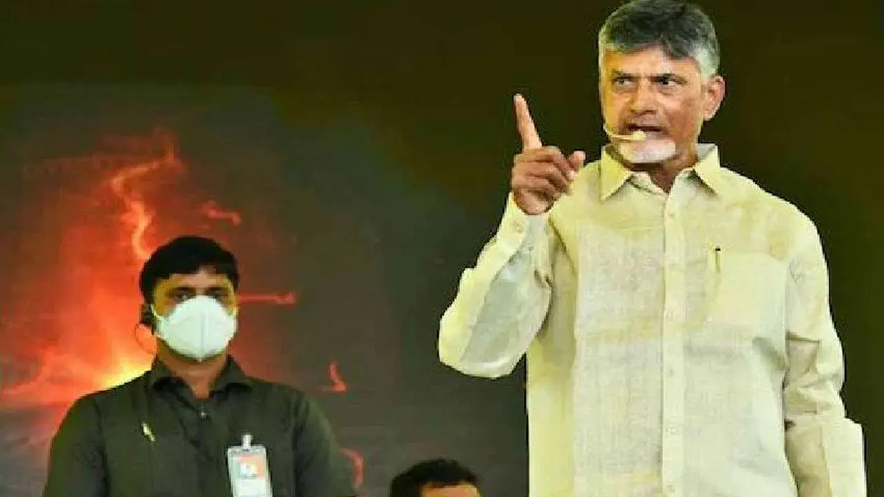 Chandrababu: సచివాలయ పరిసరాల్లో బారికేడ్లు తొలగించి పూలకుండీలు ఏర్పాటు