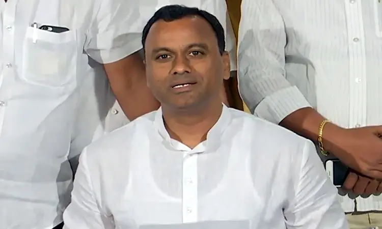 Telugu news: Komatireddy: ఎమ్మెల్యే సూచనలతో మద్యం షాపుల నియంత్రణ