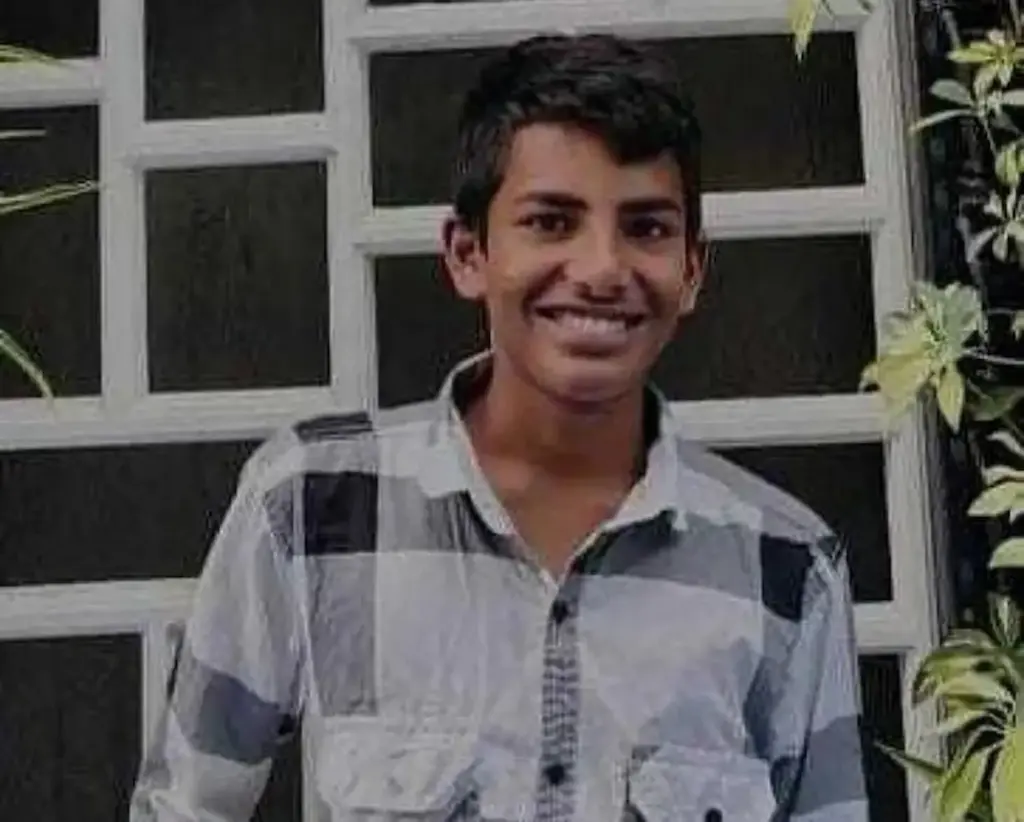 Mancherial: క్రికెట్ ఆడొద్దని తల్లి మందలించడంతో మైనర్ బాలుడు ఆత్మహత్య