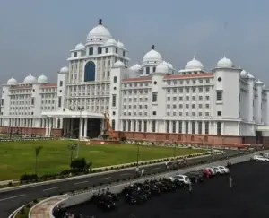 IASల మధ్య పెరుగుతున్న అంతర్గత విభేదాలు